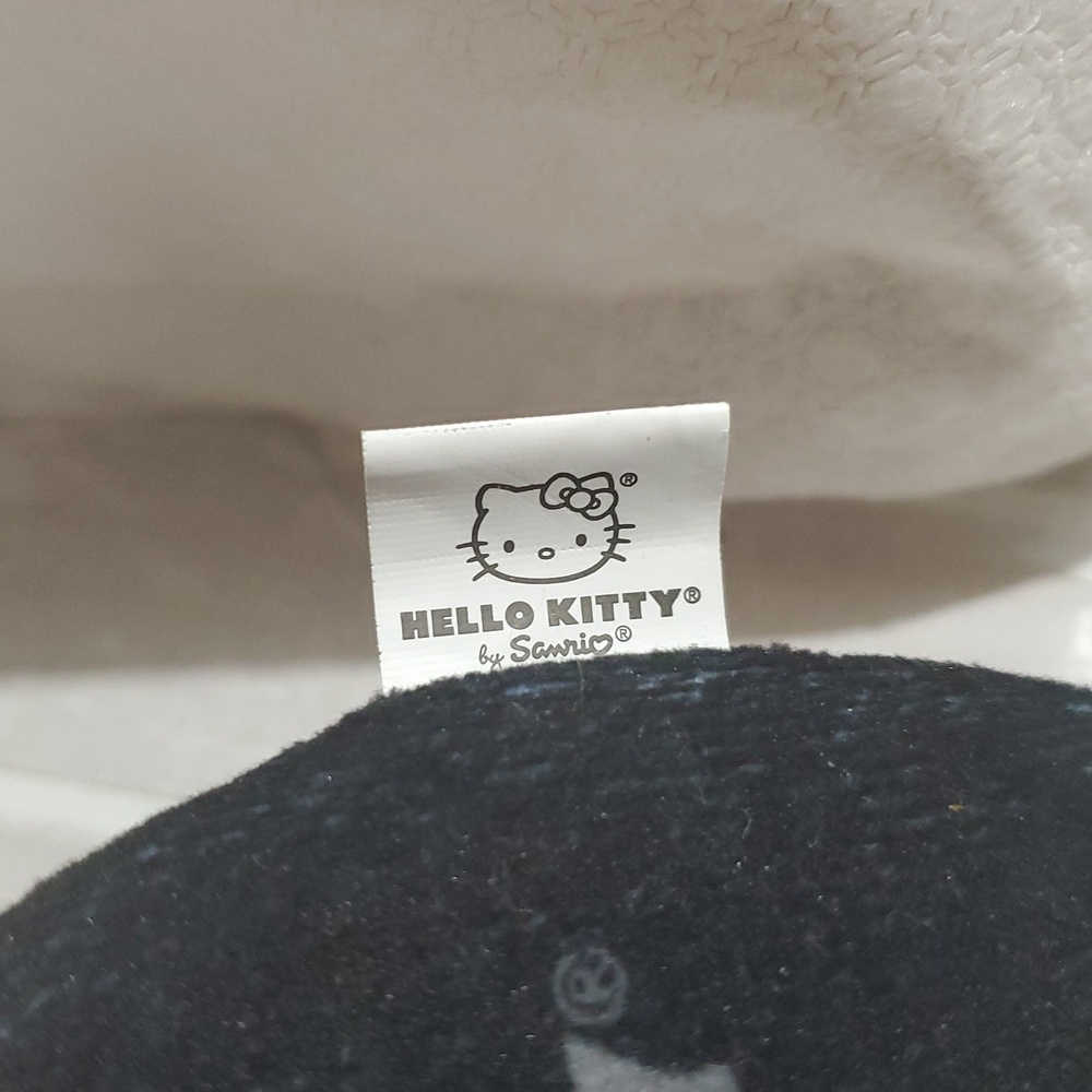 Hello Kitty White Plush Eye Mask with Red Bow - Picture 5 of 8